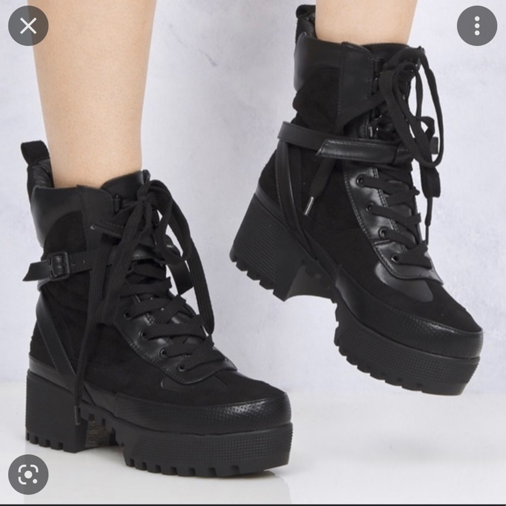 LaModa Wicked Decline Boots